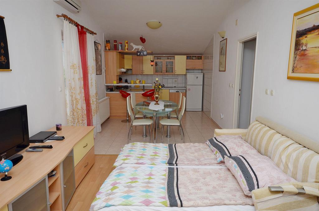 Apartments Miroslava Vodice Eksteriør bilde